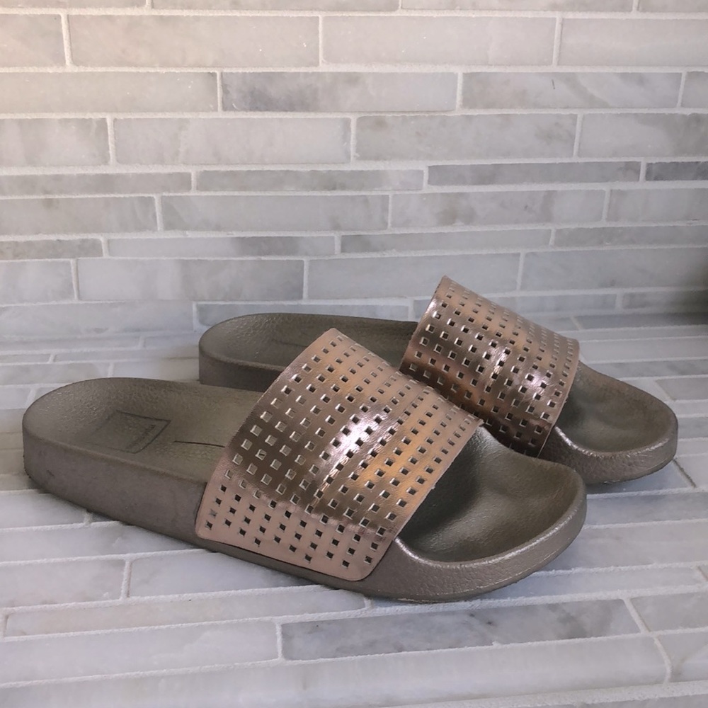 Rose gold Dolce Vita Stella slides